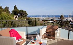 Hôtel Baptistin  3*